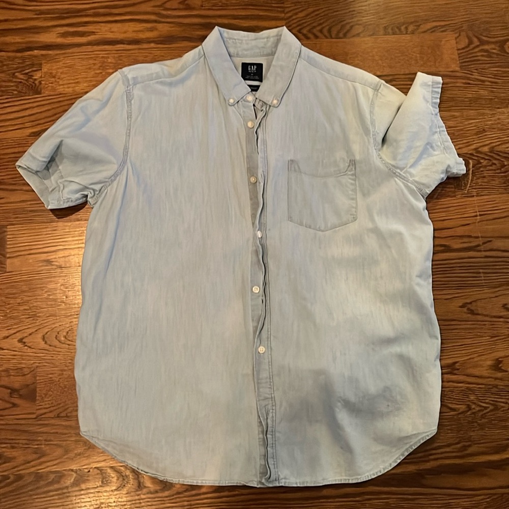 Men’s Gap Short Sleeve Button Down Shirt - XL/Denim